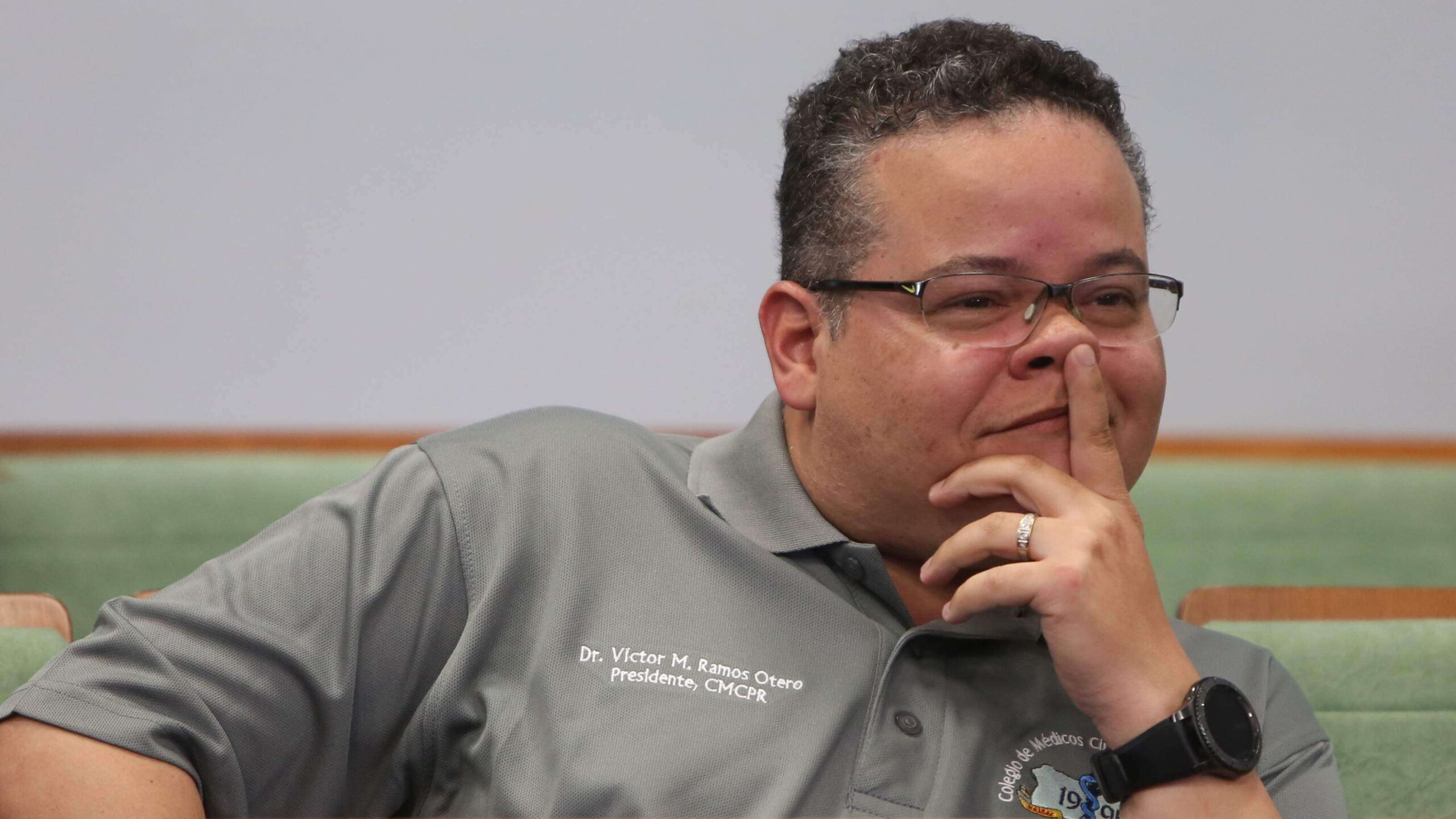 Presidente del Colegio de Médicos truena contra promesas de aseguradoras