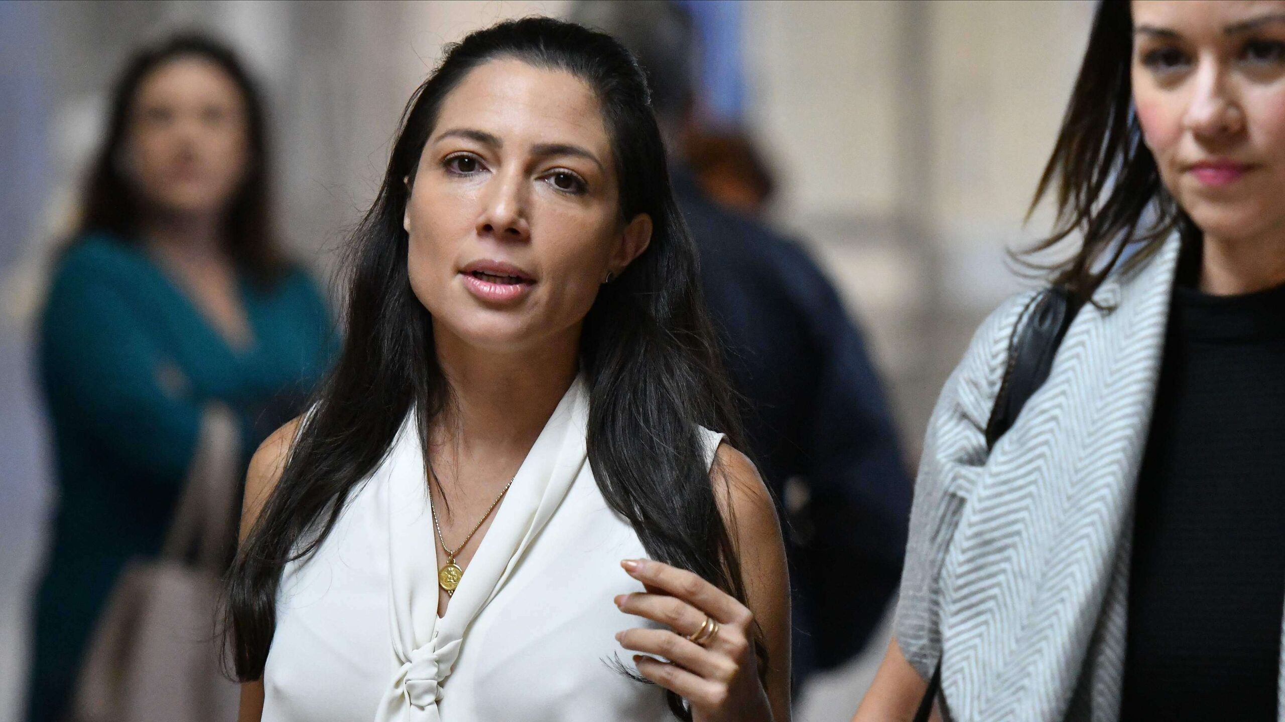 Sixto George alega amistad con Lúgaro mientras ella lo niega