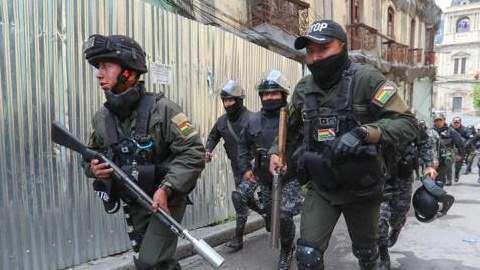 Dimite también el comandante de la Policía de Bolivia