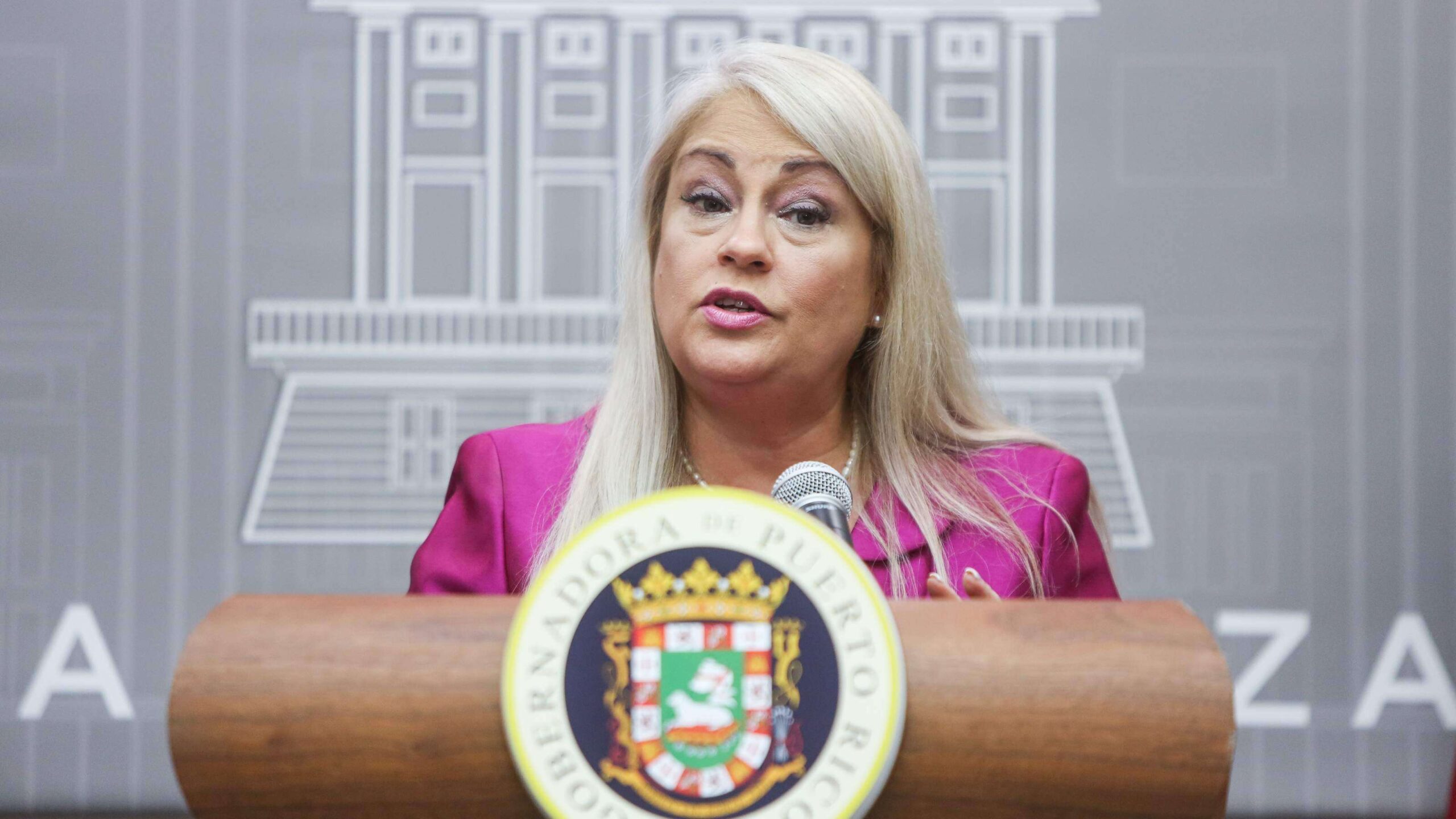 Wanda Vázquez vuelve a jugar al cambio de posturas