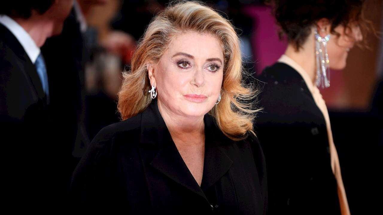 Actriz Catherine Deneuve sufre derrame cerebral