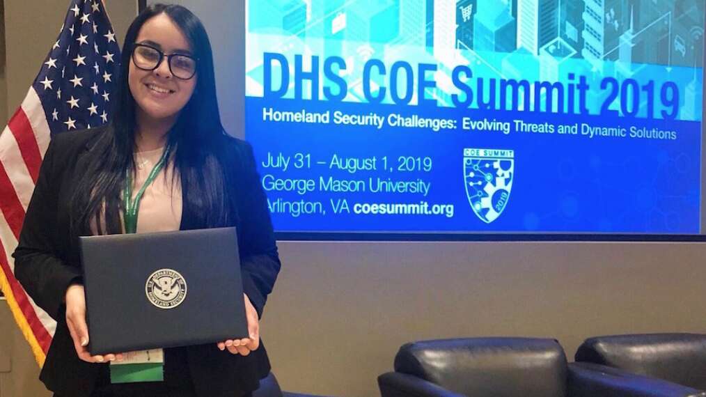 Estudiante del RUM se destaca en competencia sobre seguridad nacional
