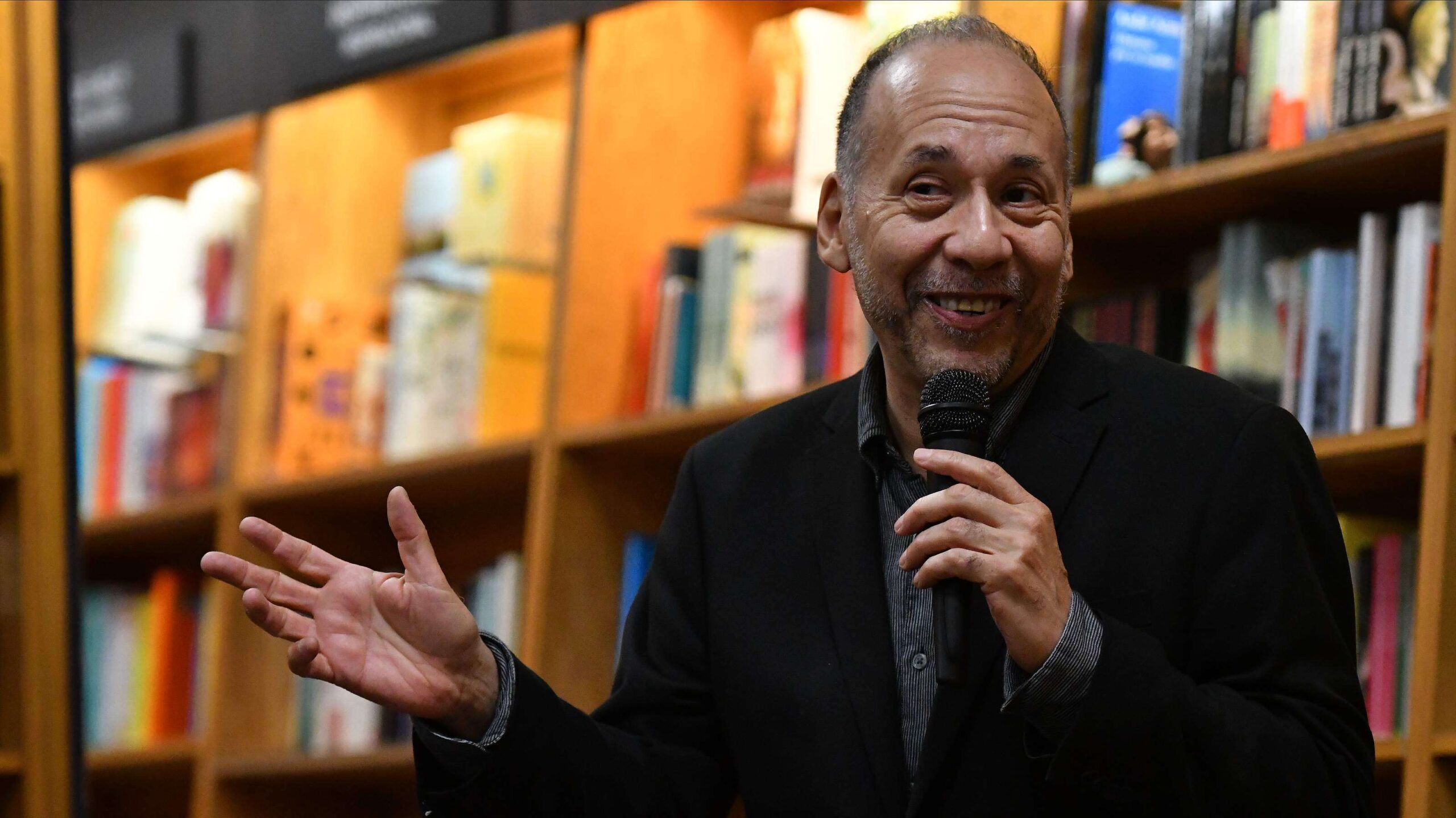 Le cantan las ‘realidades’ a la explotación y colonialismo de Puerto Rico