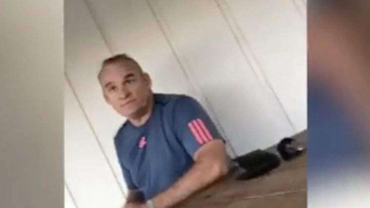 Reconsidera su renuncia hombre que insultó a jóvenes boricuas en Sarasota