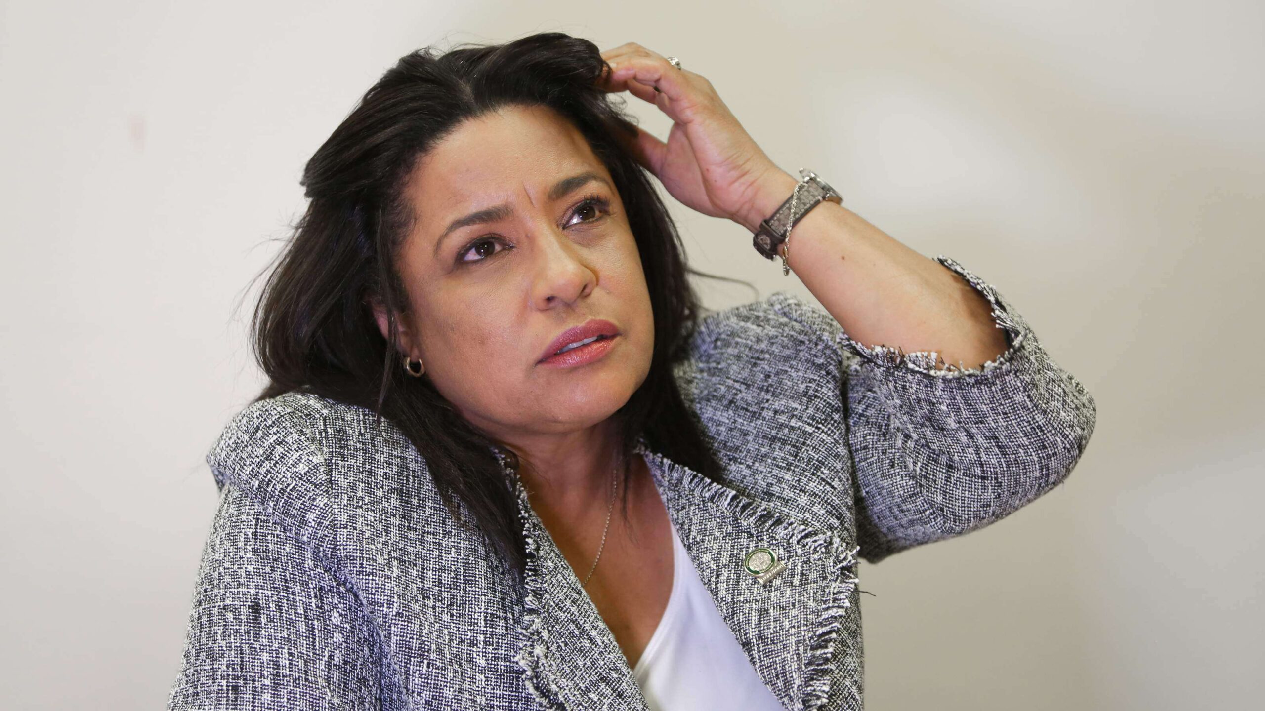 ‘Tata’ Charbonier protagoniza debate mañanero sobre feminismo