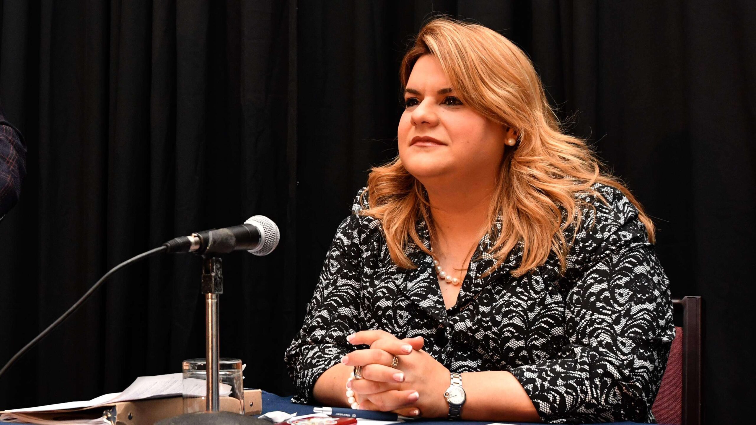 Jenniffer González no quiso discutir contratos de cabilderos frente a Gober