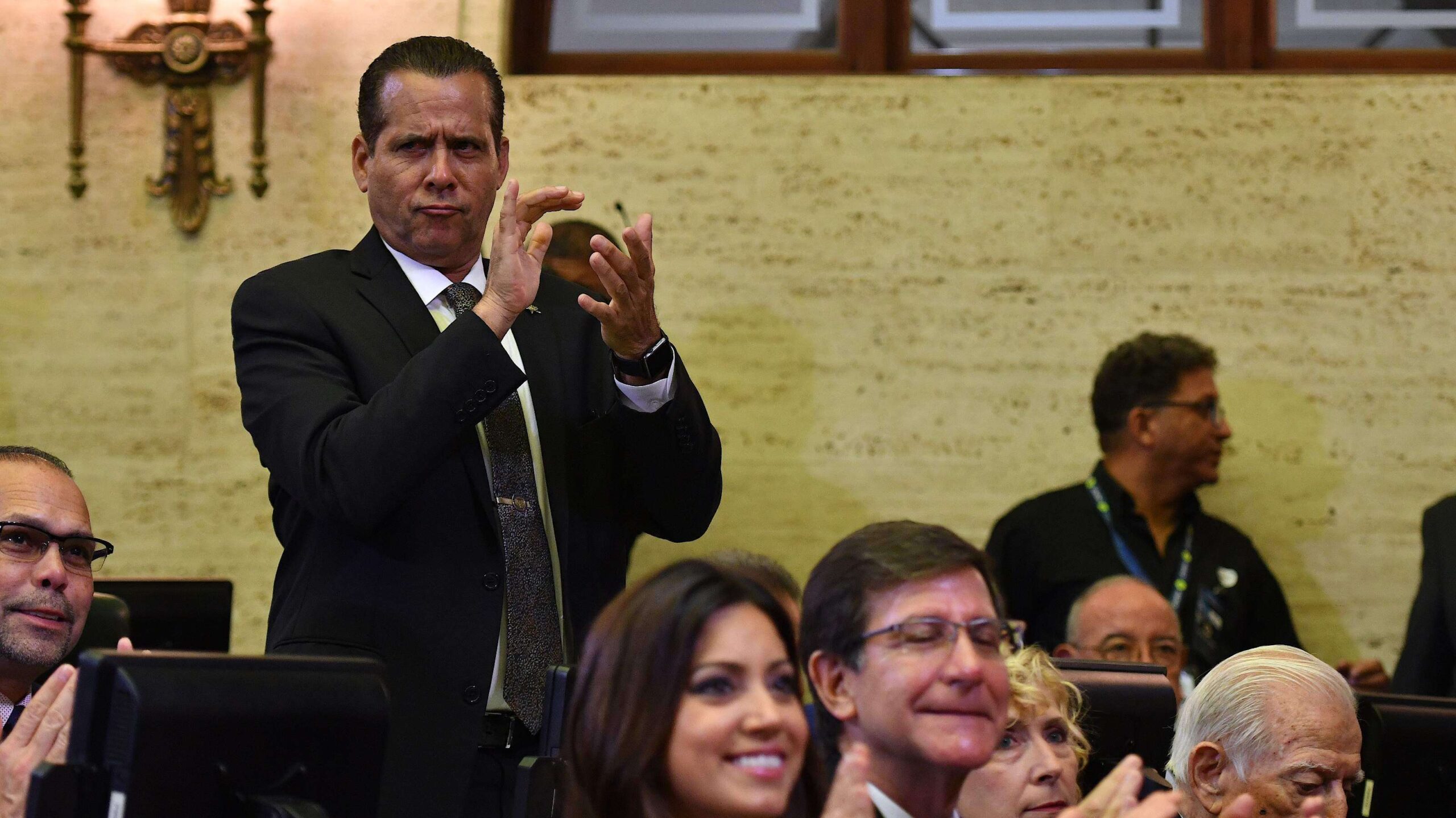 La Cámara impide que Georgie Navarro deje atrás controversial jangueo