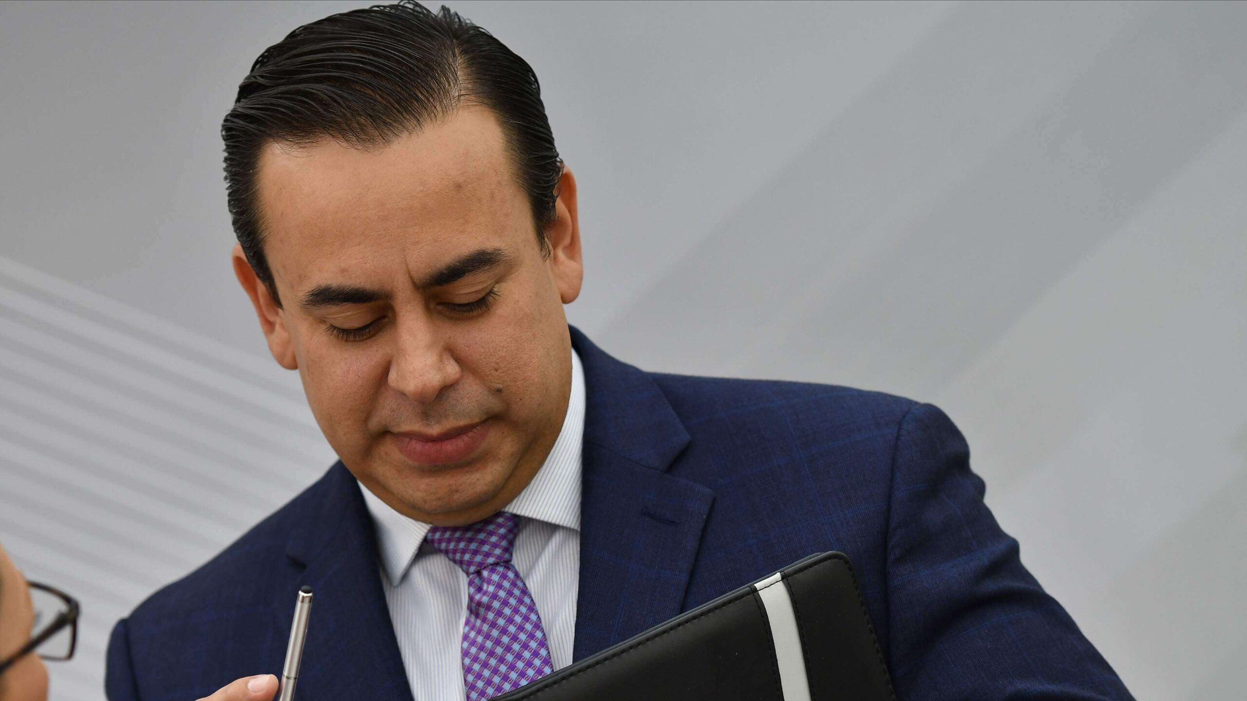 Villafañe se distancia del lío de las guaguas de Rosselló