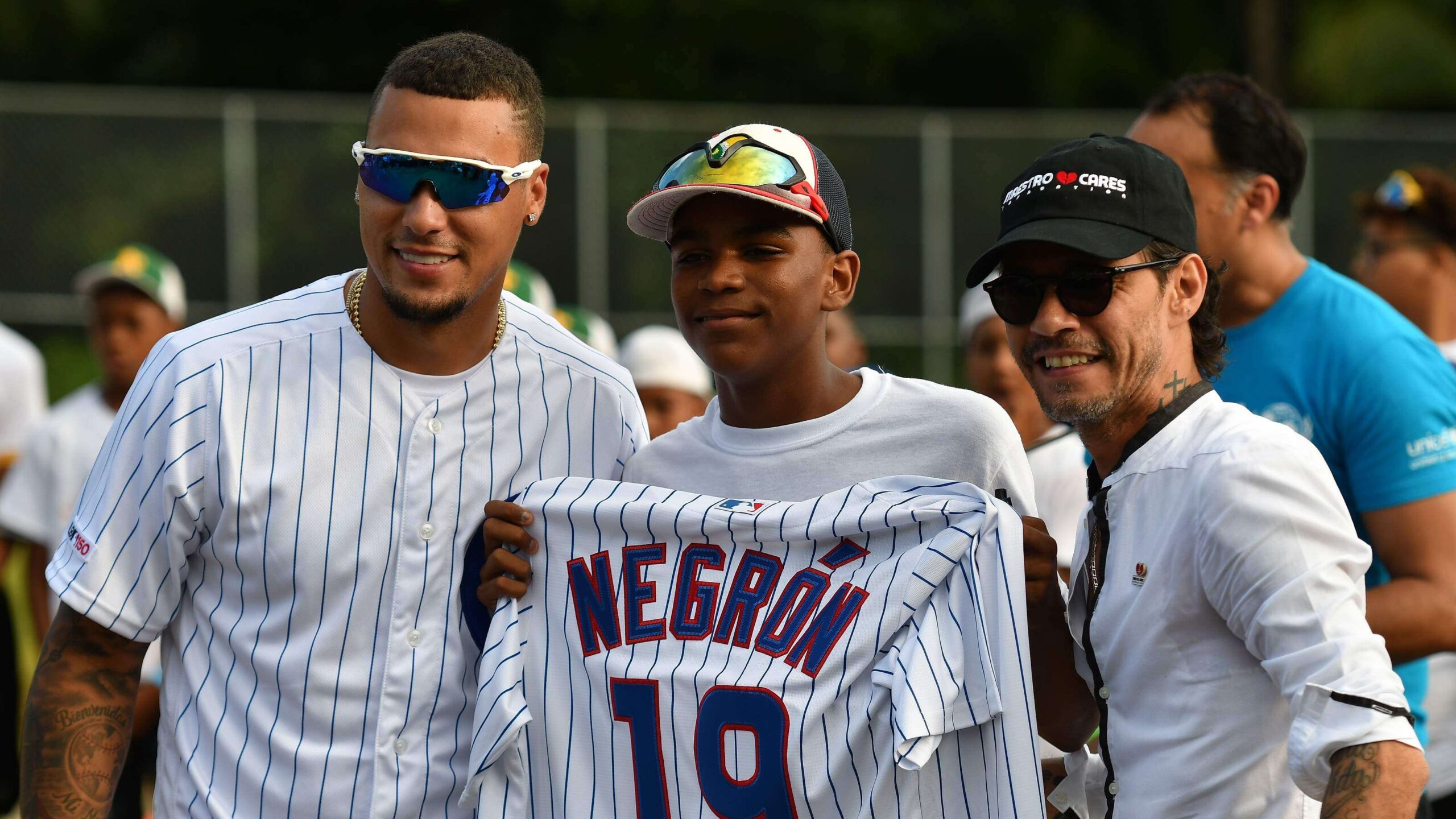 Marc Anthony y Javier Báez inauguran parque restaurado