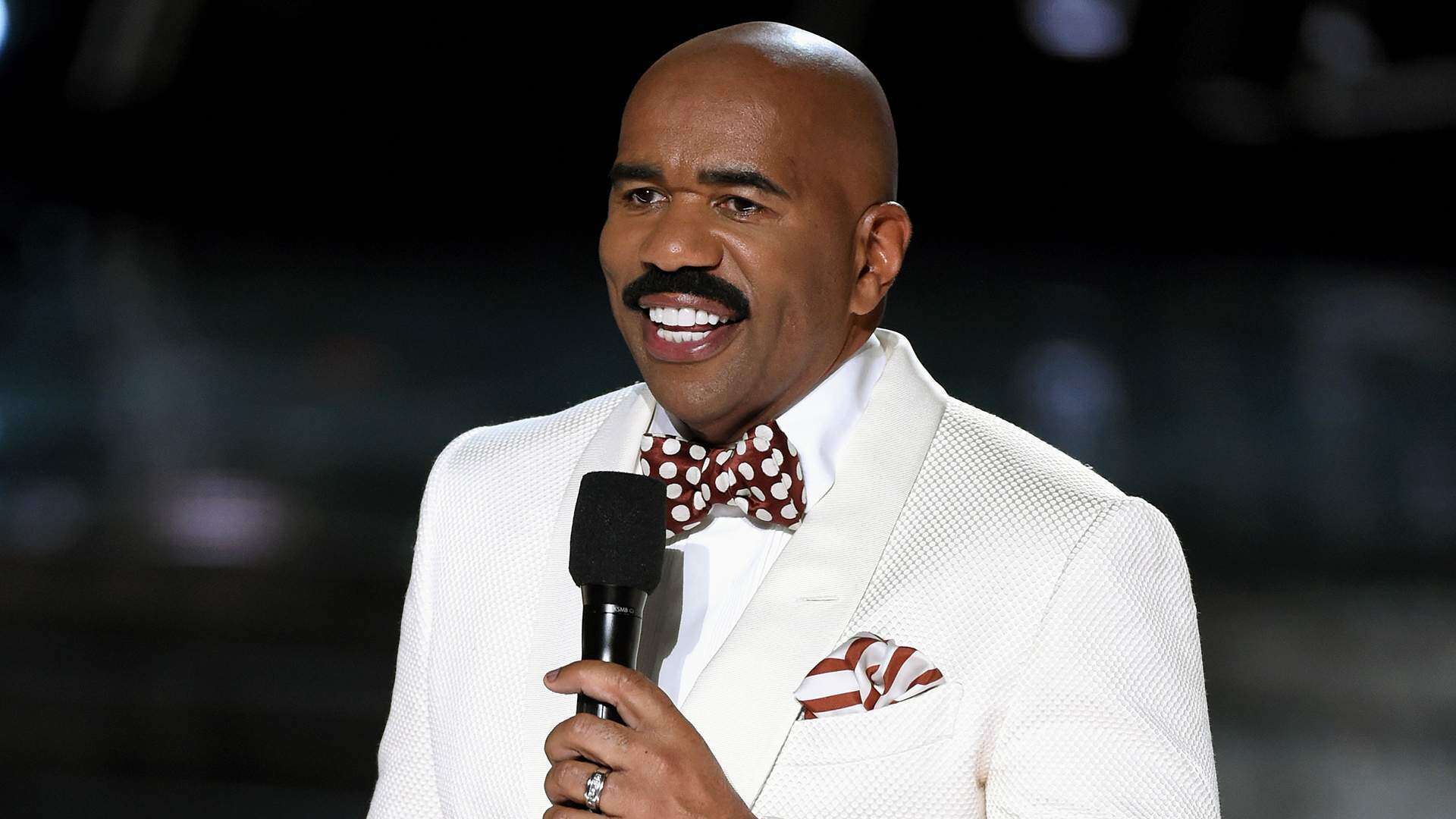 Steve Harvey en líos de nuevo con Colombia