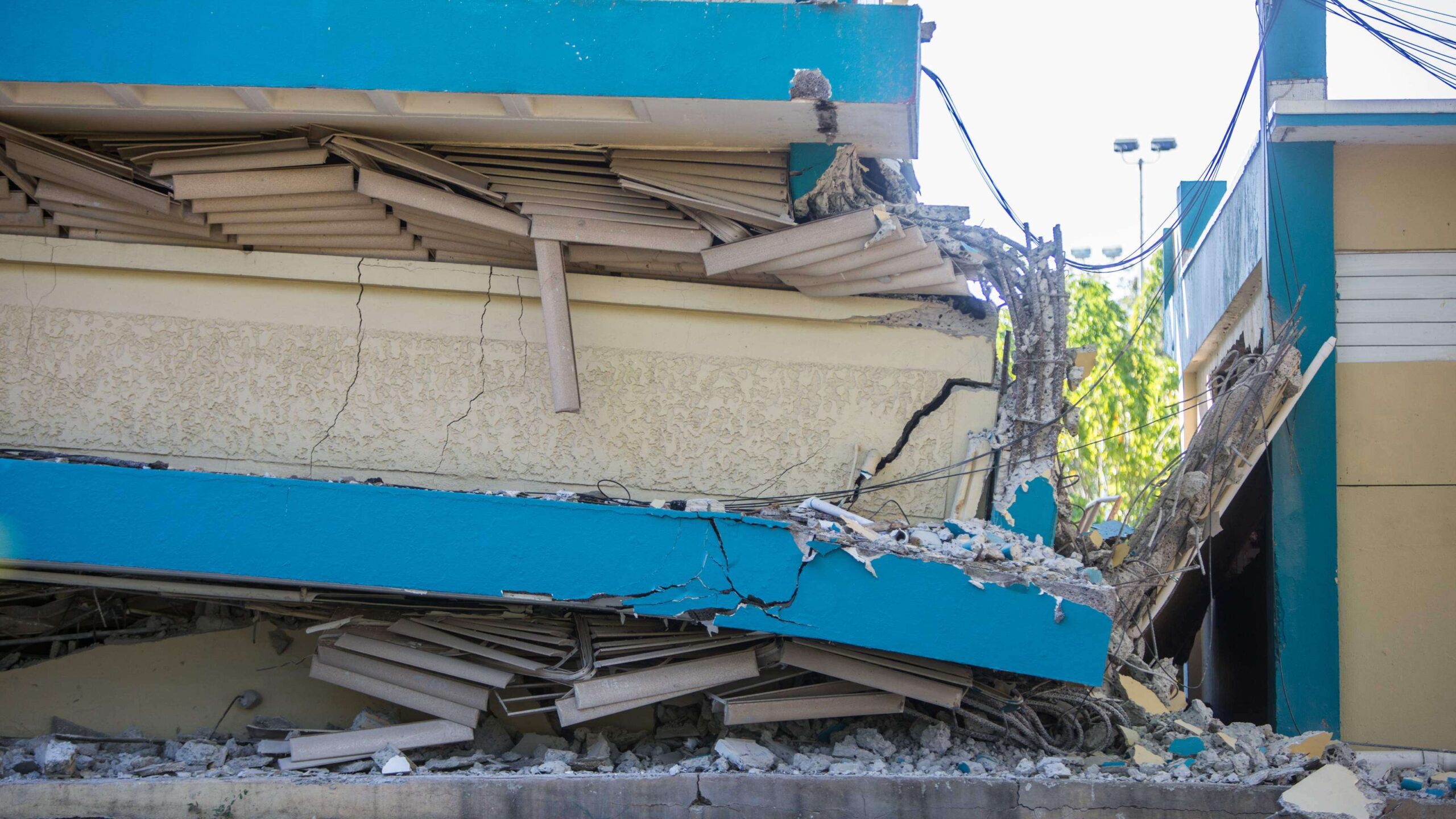 FEMA debe evaluar antes de aprobar asistencia para arreglos de casas destro