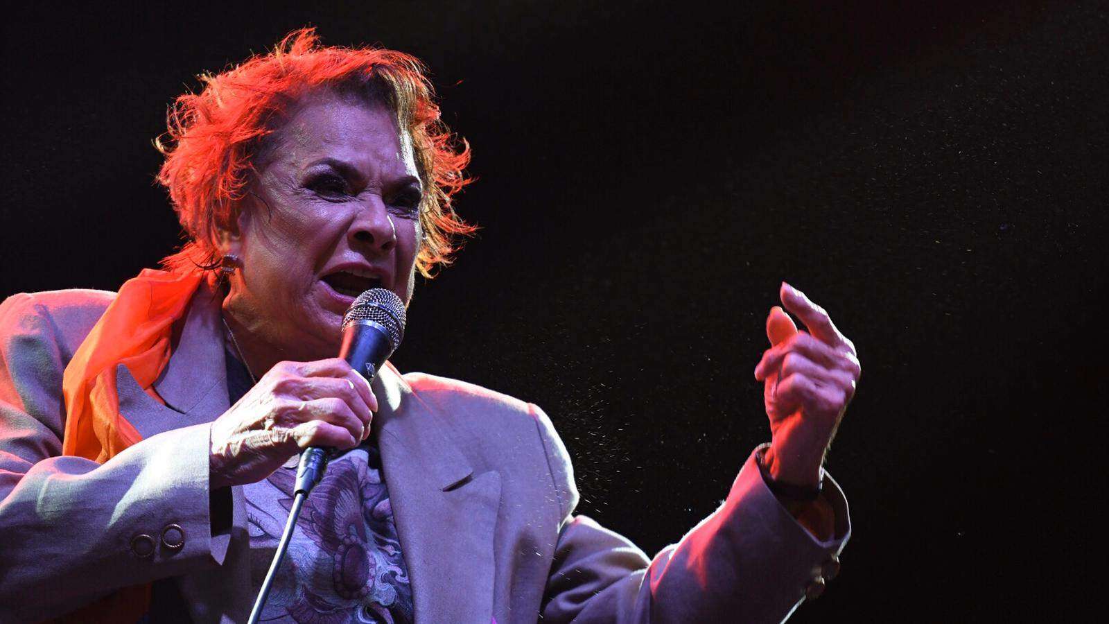 Hace erupción el volcán Lucecita en la SanSe