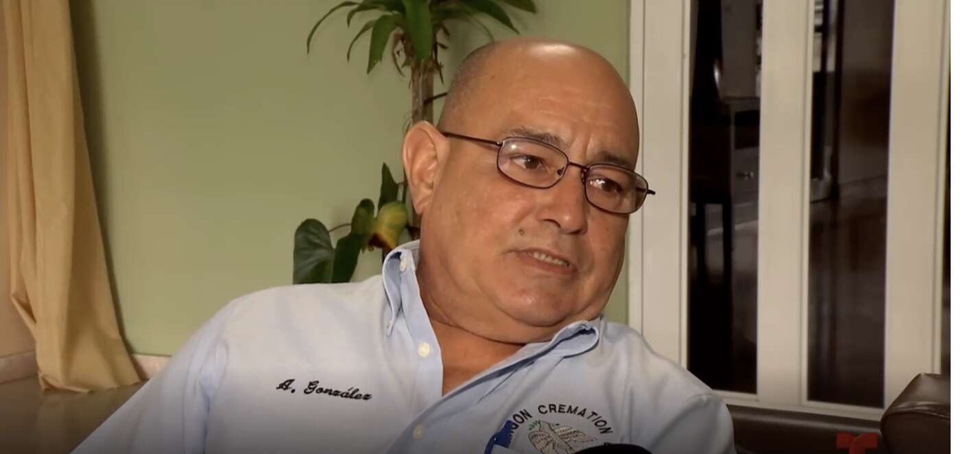 Dueño de funeraria que conoció a Alexa se ofrece a pagar su funeral