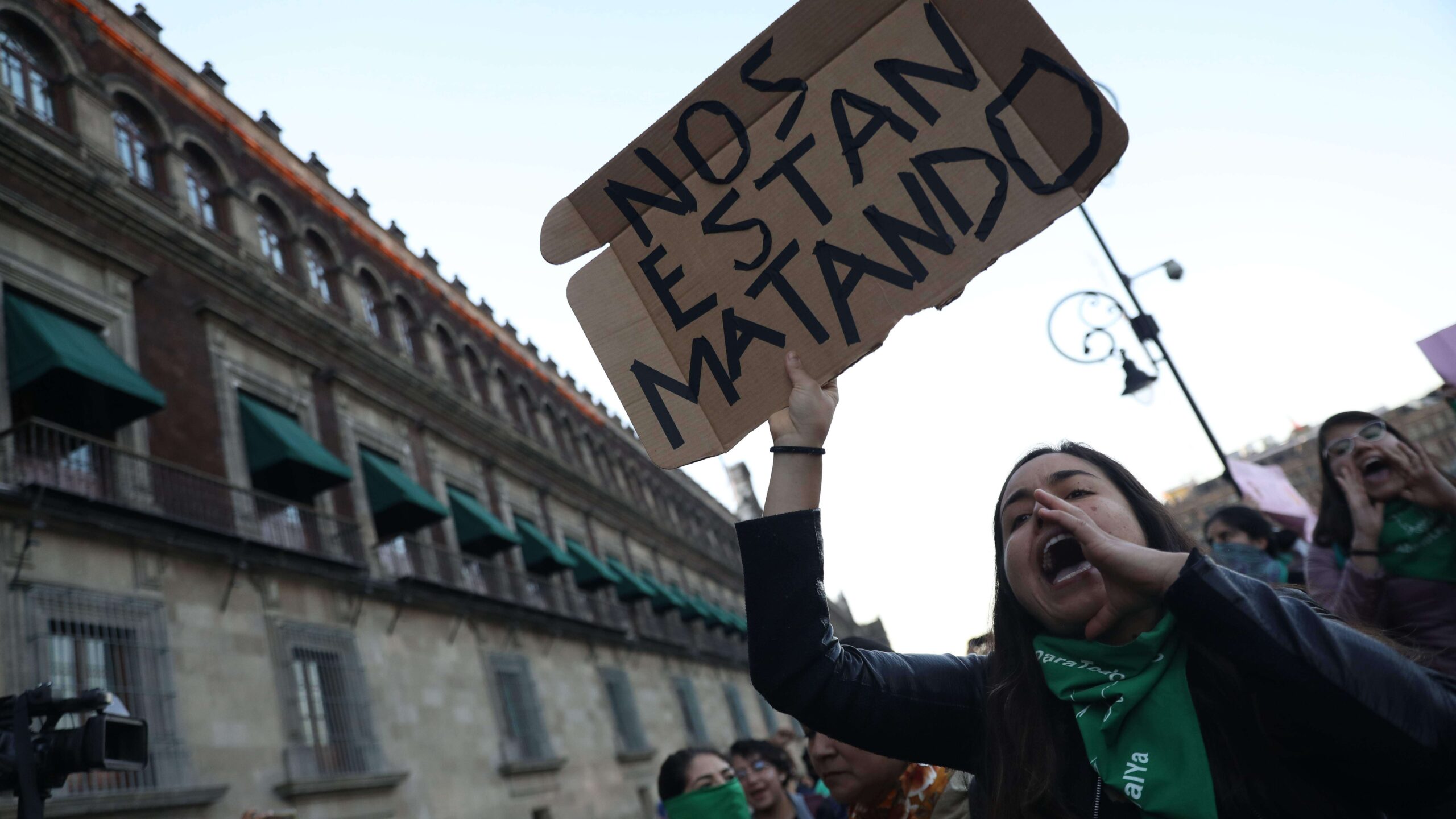 Mujeres mexicanas exigen acción ante feminicidios
