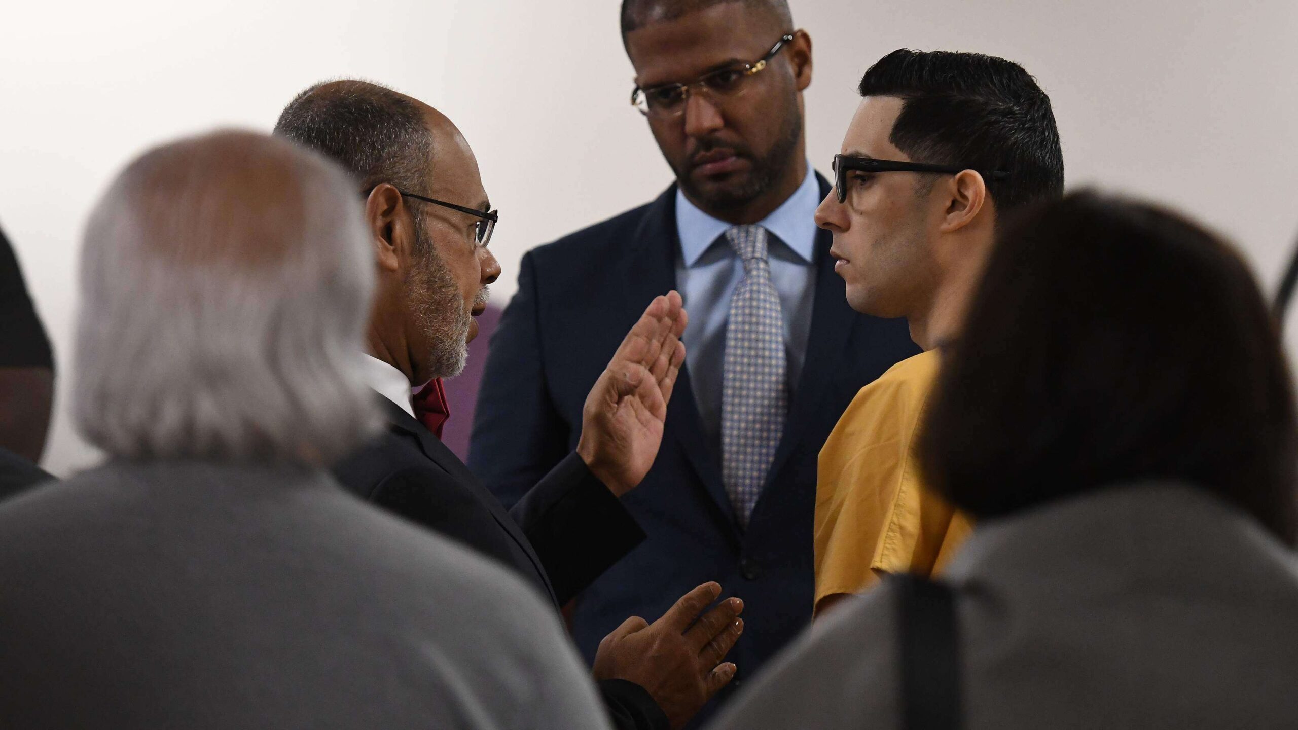 Para abril y cuida’o el juicio contra Jensen Medina