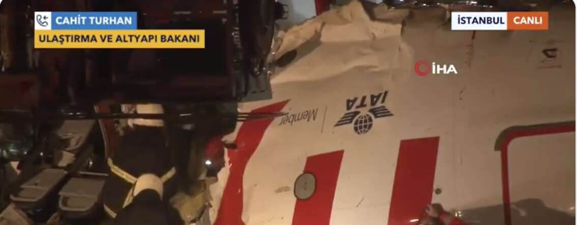 Avión se parte en tres pedazos tras aterrizar