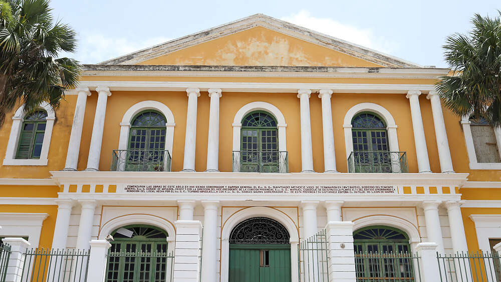 Autorizan uso gratuito de dos teatros para grabaciones y transmisiones de eventos artísticos