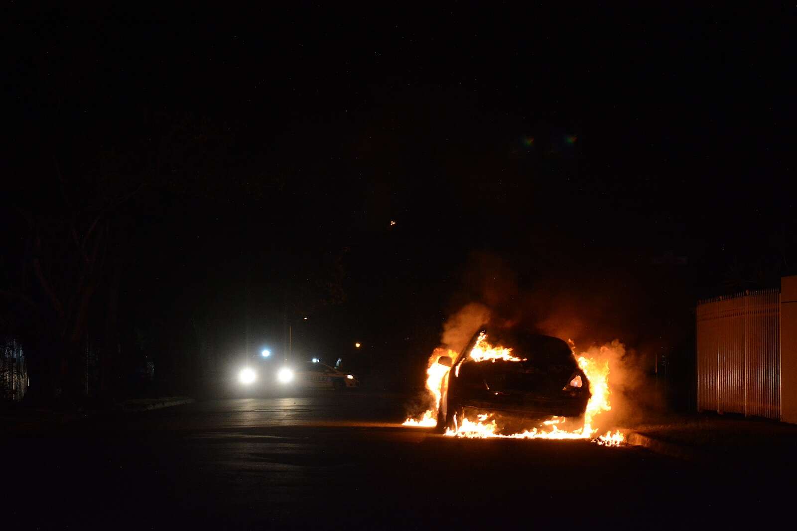 Encuentran cadáver quemado dentro de auto en Las Piedras