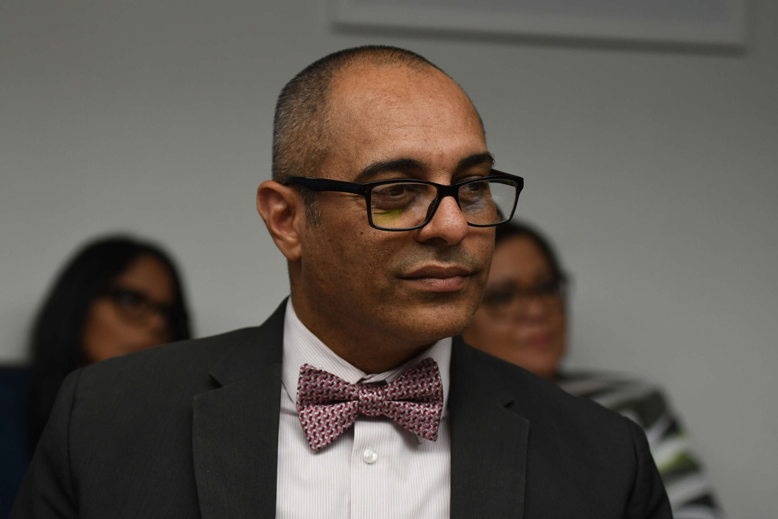 Senador pide detalles de inicio de clases al secretario de Educación