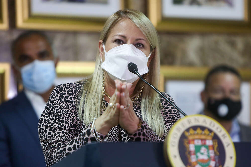 Gobernadora aún no decide cómo manejará el aumento de positivos a COVID-19