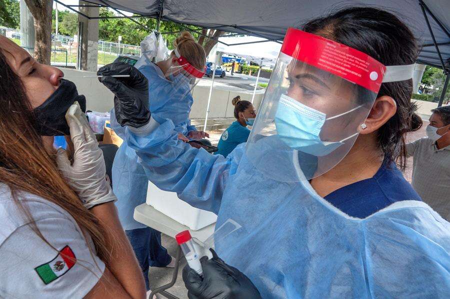 Florida sobrepasa las 10,000 muertes por COVID-19