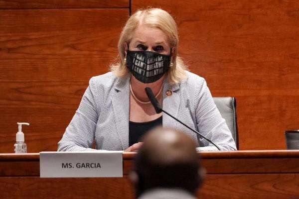 Investigan esterilizaciones forzadas en centros de detención migratoria en EE.UU.