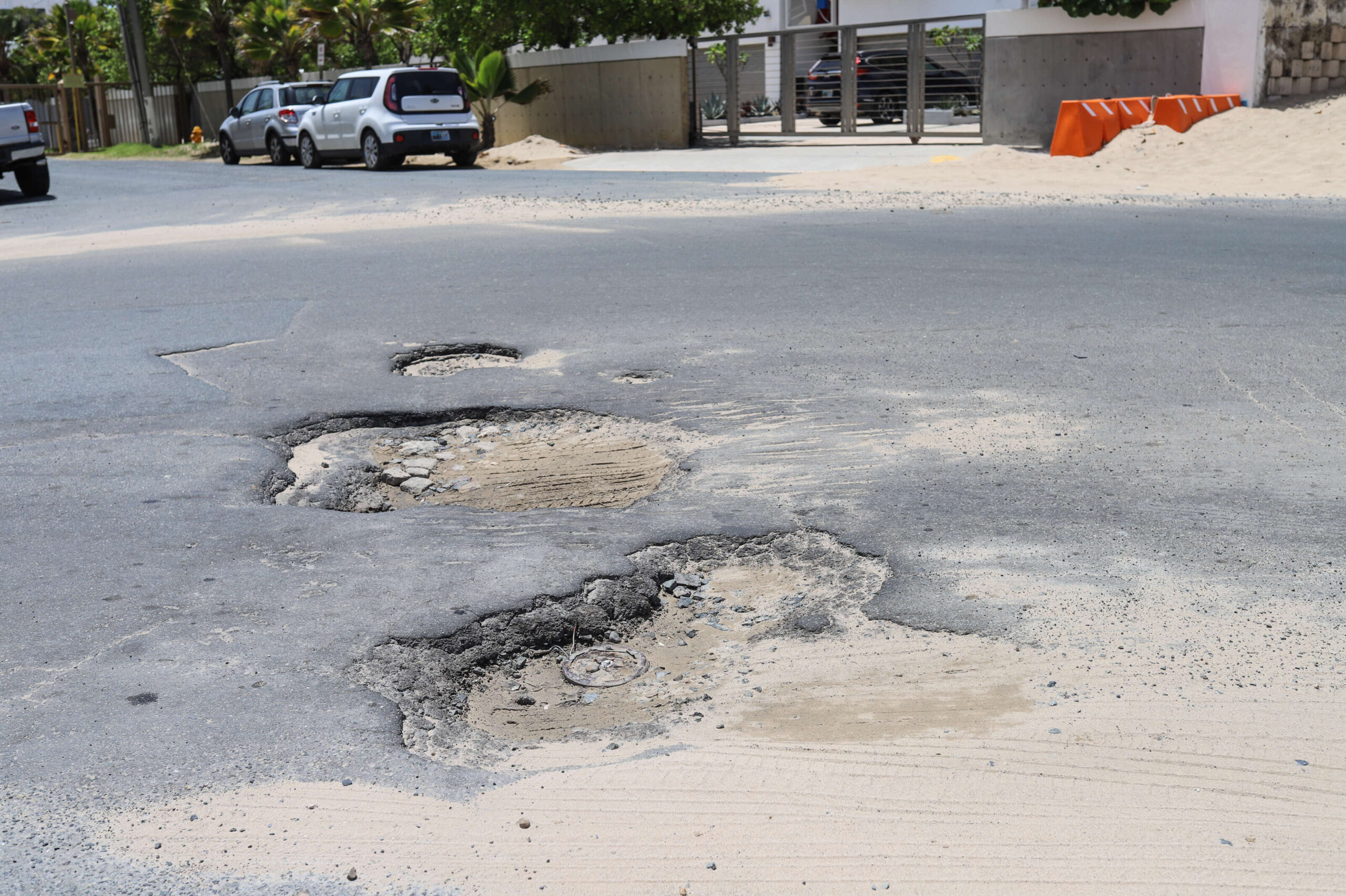 Trabajos de asfalto podrían complicar el tránsito en la tarde de hoy