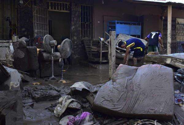 Iota deja a muchos hondureños durmiendo bajo cartones