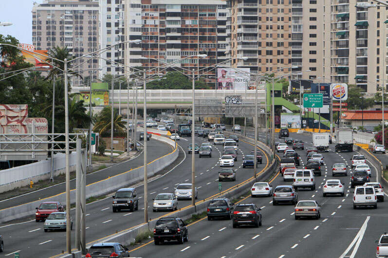 Tránsito fluye sin complicaciones mayores