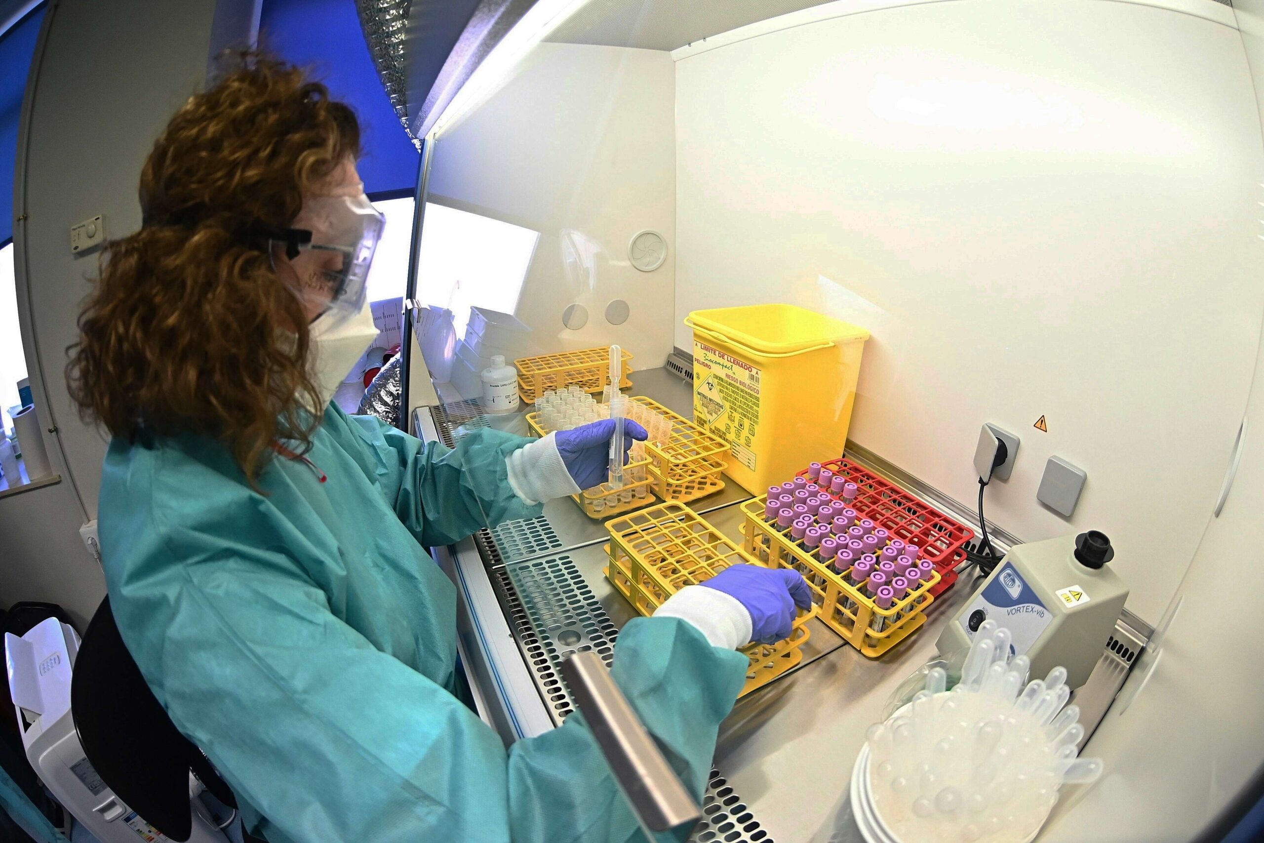 El día de Navidad se notificaron 655,000 casos de COVID-19 en el mundo