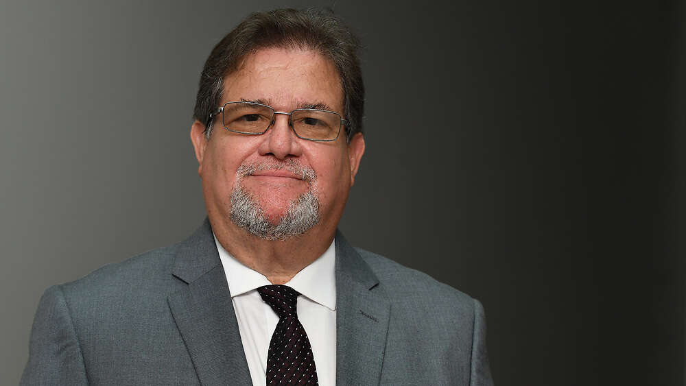 Biden, el dedo roto, su mascota y el mundo corporativo neoliberal