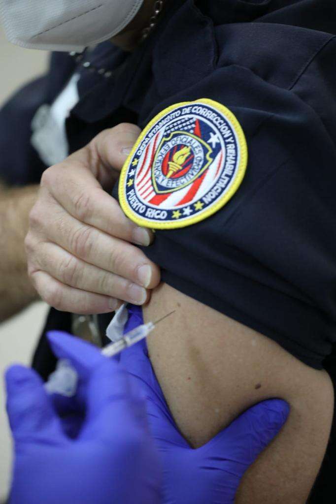 Para febrero y marzo vacunación de confinados