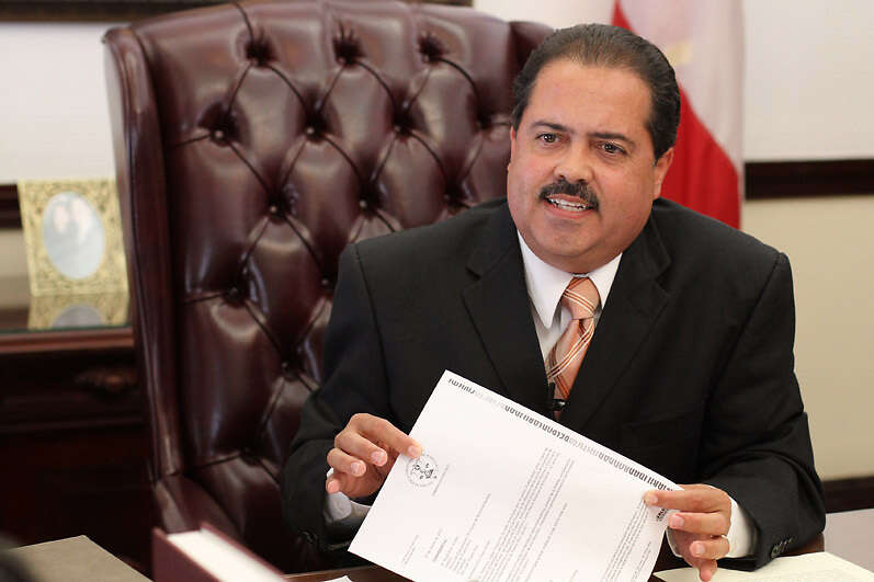 Elegido José Luis Dalmau como el presidente del Senado