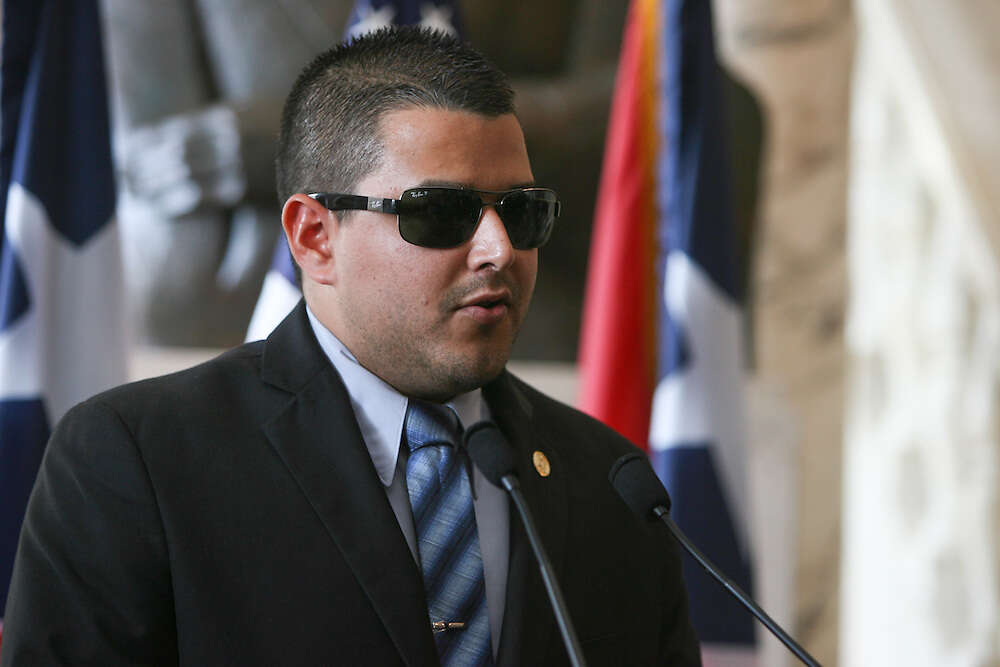Néstor Alonso Vega renunciará a su silla en la Cámara