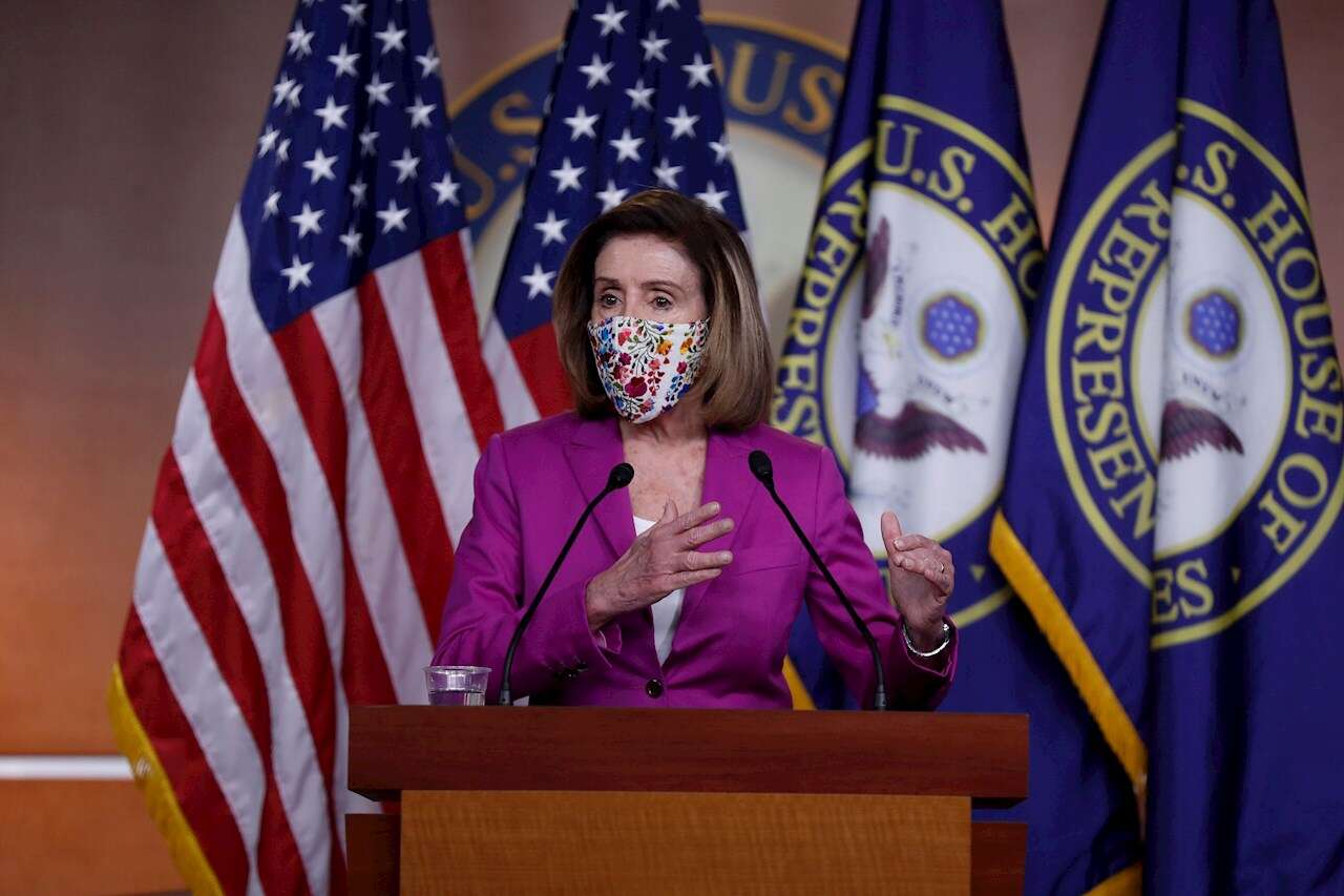 Pelosi pide que le quiten a Trump los códigos de armas nucleares