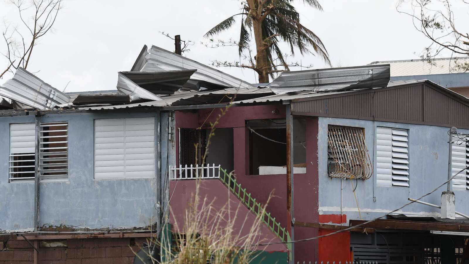Gobierno iniciará la demolición de 3,400 viviendas afectadas por el huracán María
