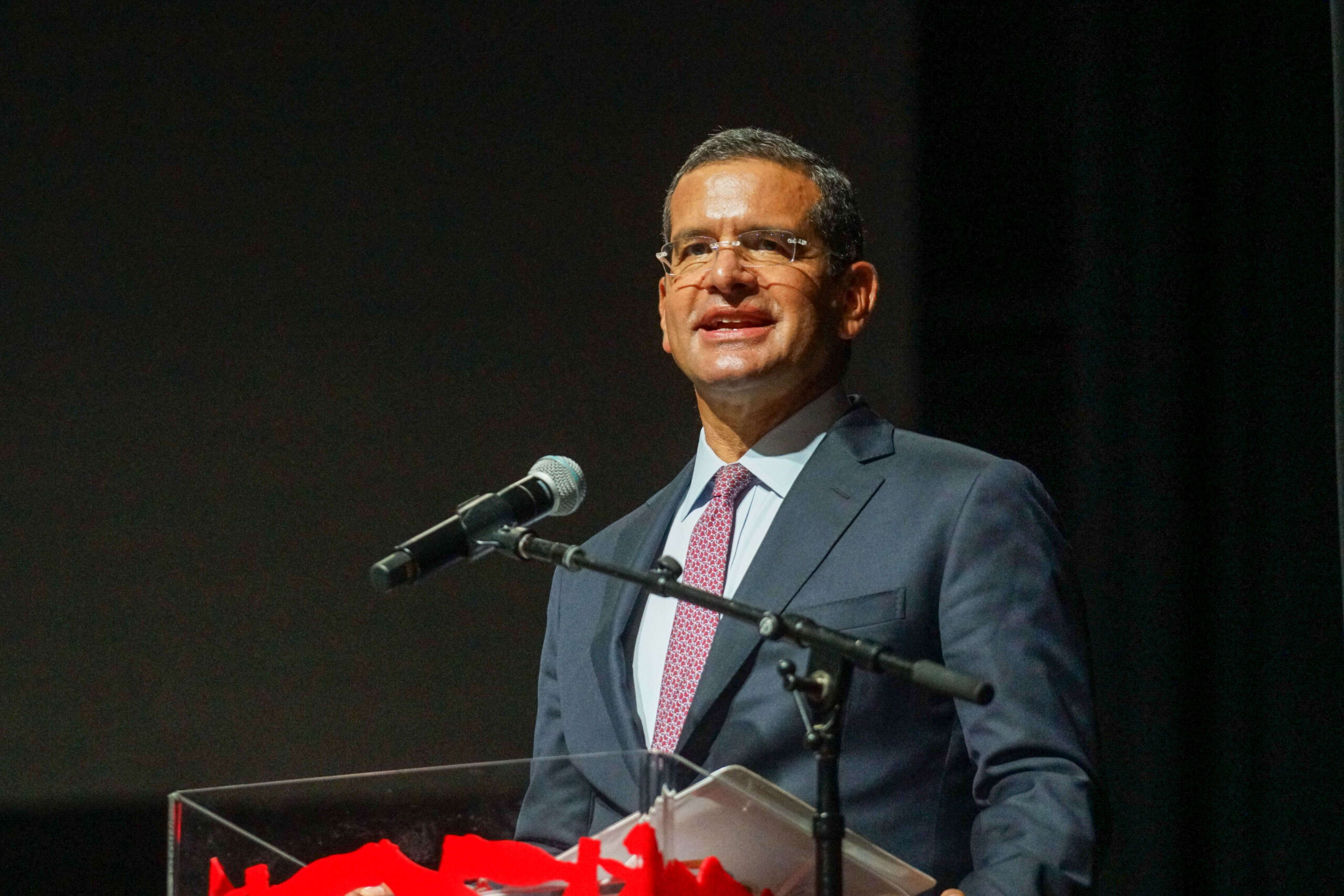Gobernador lanza un zarpazo a la JSF durante vista congresional