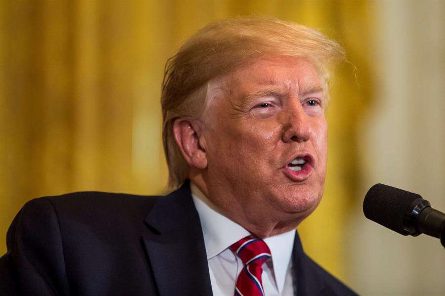 Cierran parte del club de Trump en Florida por un brote de Covid-19