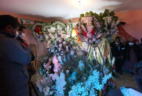 Bolivia llora a sus estudiantes muertos