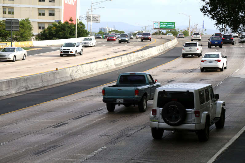 Fluye normal el tránsito por el día feriado