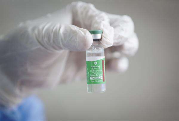 Estados Unidos envía recursos «urgentes» a la India para contener la pandemia