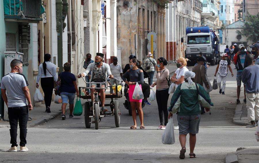 Cuba vuelve a sobrepasar los 1,000 casos diarios de Covid-19