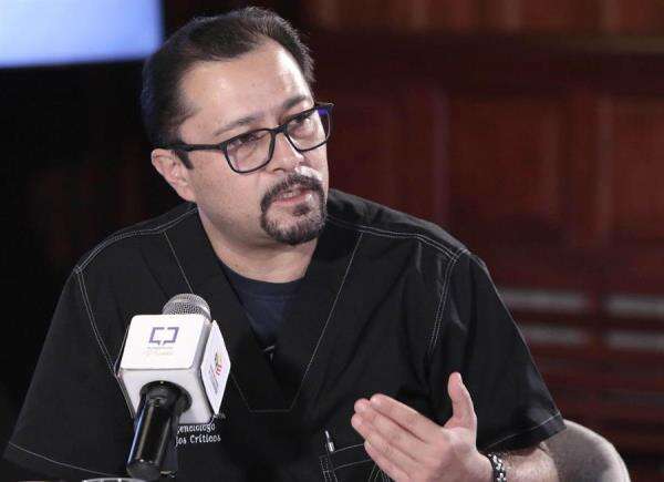 Presidente de Ecuador le pide la renuncia a titular de Salud por caos en vacunación