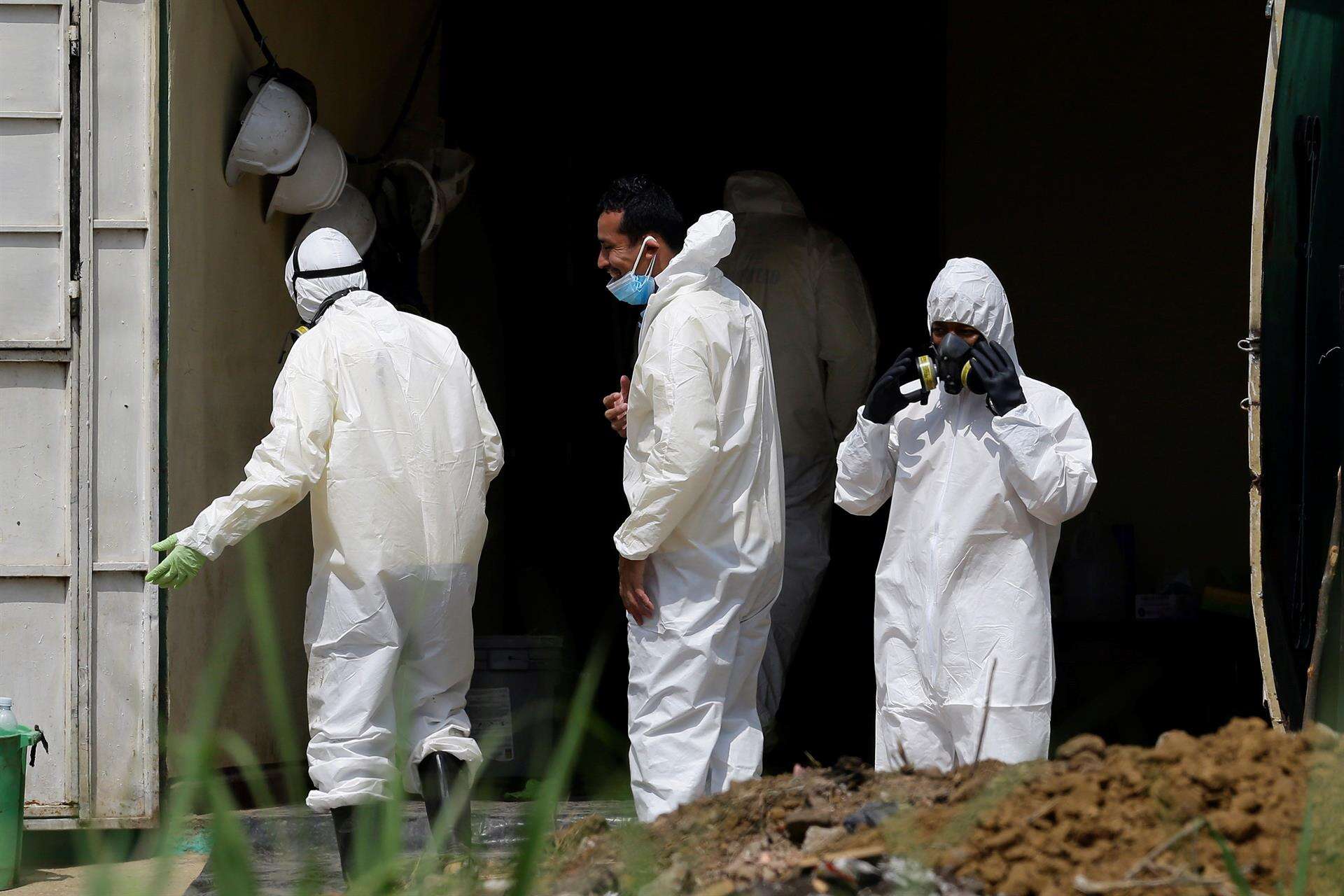 Extraen cuerpos de 14 víctimas de un supuesto asesino múltiple en El Salvador