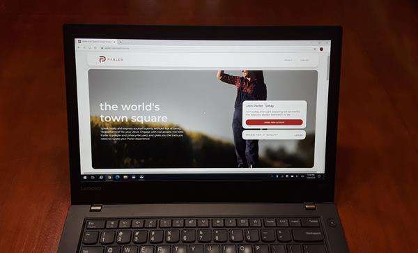 Polémica red social Parler vuelve a estar disponible en el App Store