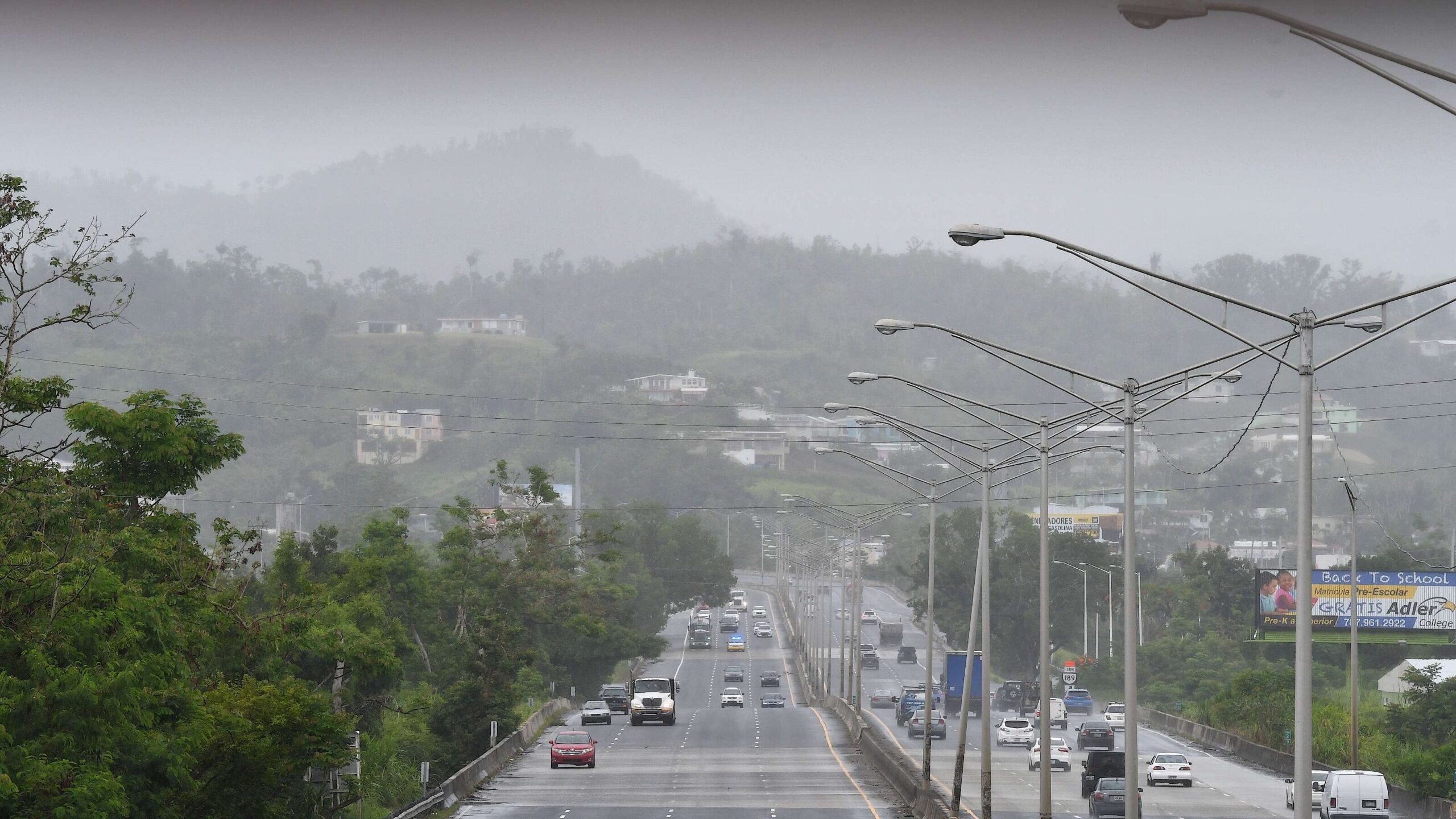 Onda tropical y vaguada causarán hoy tiempo inestable