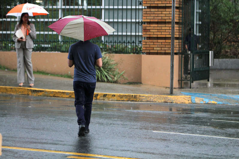 Se esperan aguaceros dispersos para casi toda la Isla