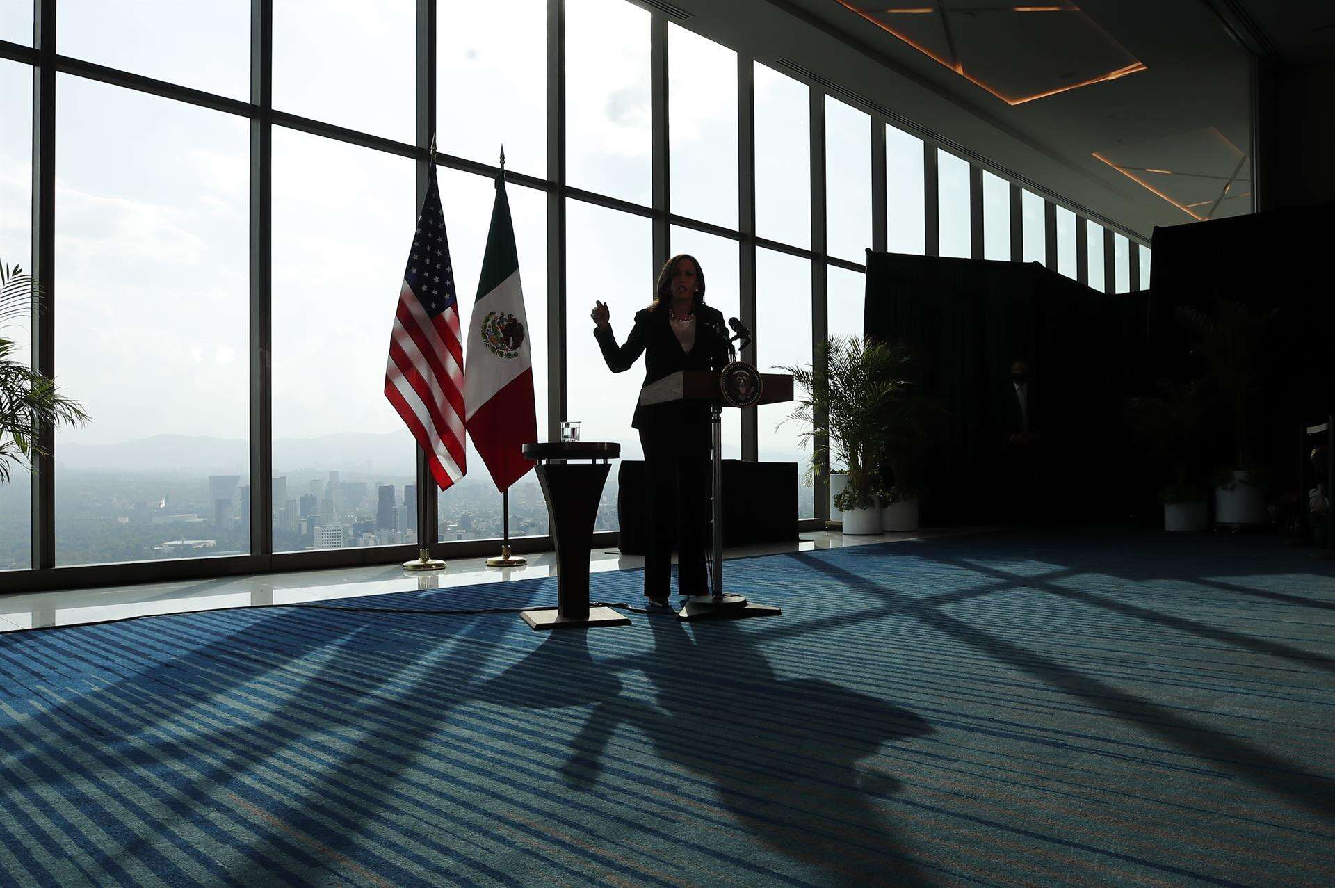 Los republicanos creen que Kamala Harris «rectifica» por presiones de la izquierda