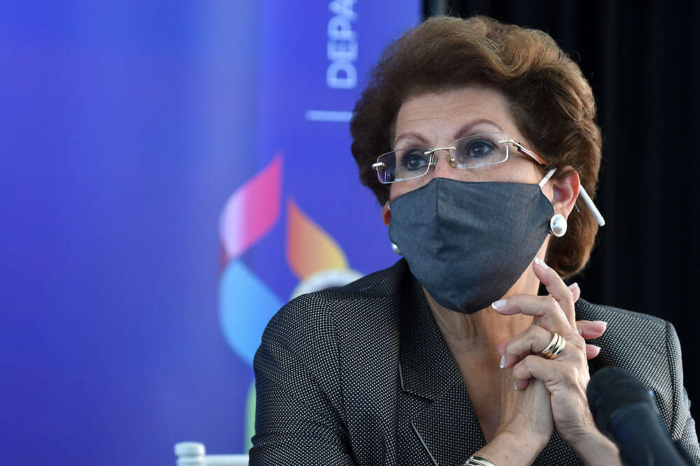 Dra. Coello Novello tiene reparos con la idea de librarse de la mascarilla