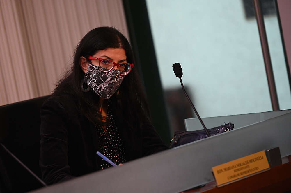 Cámara investiga caso de  joven sorda que se suicidió